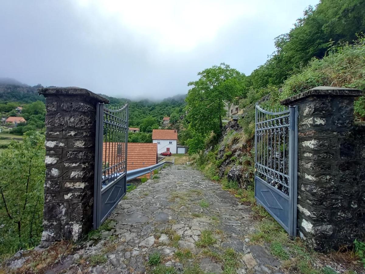 Konak Ugnji-Village Cetinje Bagian luar foto