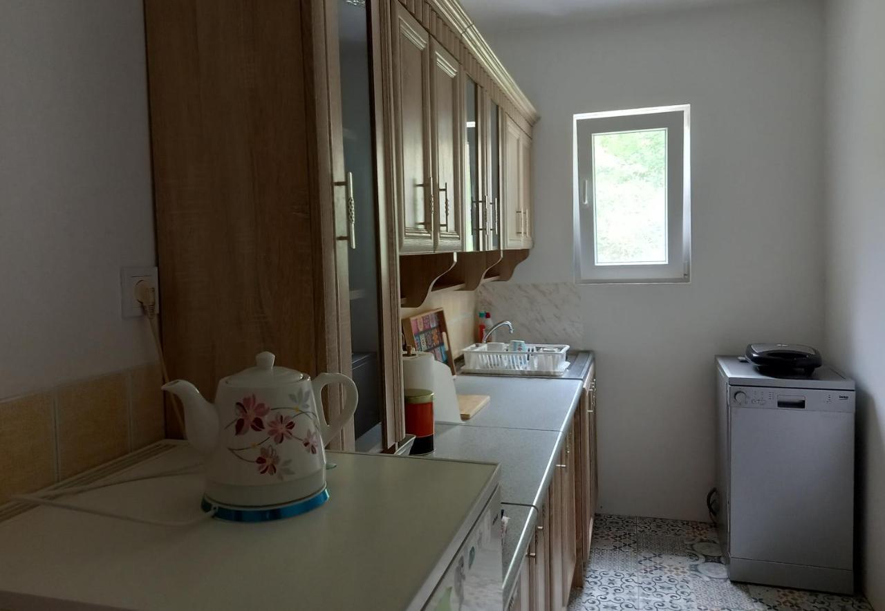 Konak Ugnji-Village Cetinje Bagian luar foto